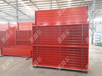 “中國(guó)紅”移動(dòng)護(hù)欄